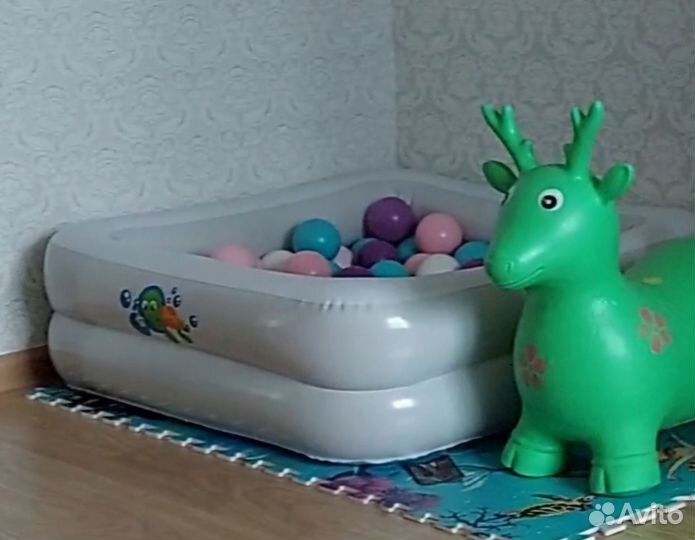 Надувной бассейн с шариками