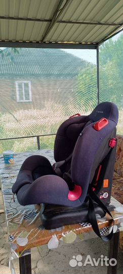 Автомобильное детское кресло