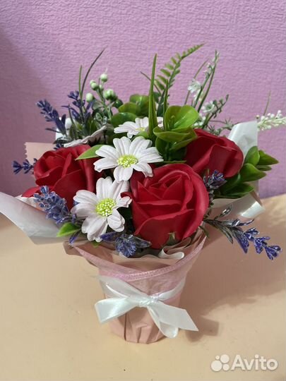 Подарок из мыльных цветов