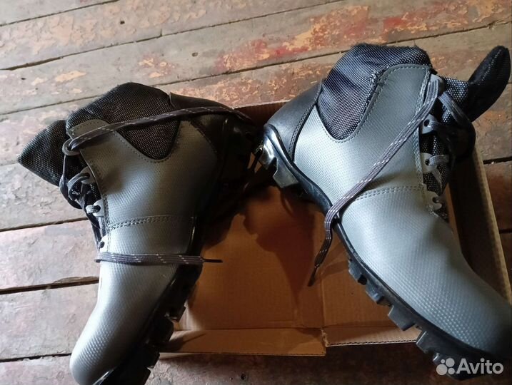 Лыжные ботинки