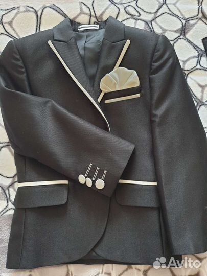 Костюм тройка классический на мальчика