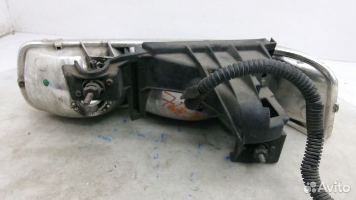 Фара правая Chevrolet Suburban 4 рест. 2006