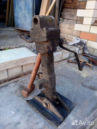 Домкрат лапа вагонный