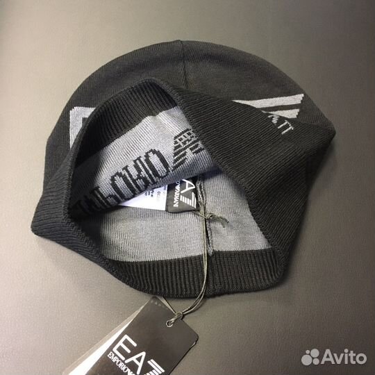 Шапка EA7 Армани оригинал новая