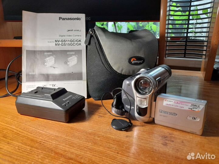 VHS камера panasonic NV-GS11