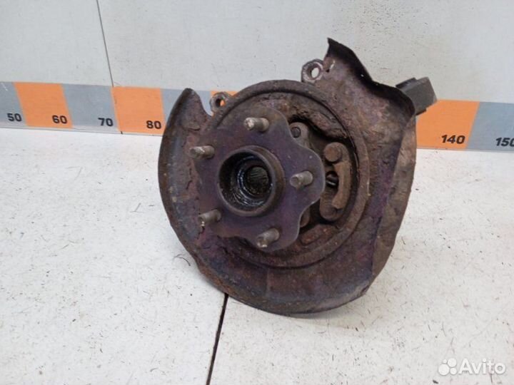 Кулак поворотный задний правый Nissan Skyline HV35