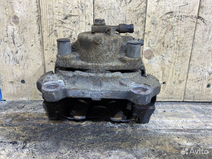 Суппорт передний правый Opel Vectra C