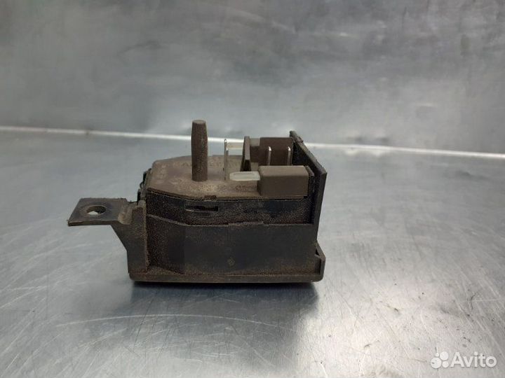 Переключатель регулировки зеркала audi 100 C4 1991