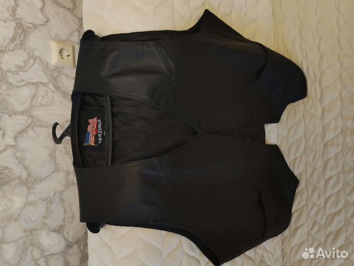 Байкерский кожаный жилет