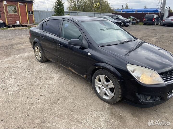 Opel Astra 1.8 AT, 2008, битый, 256 000 км