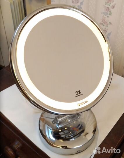 Зеркало косметическое с подсветкой