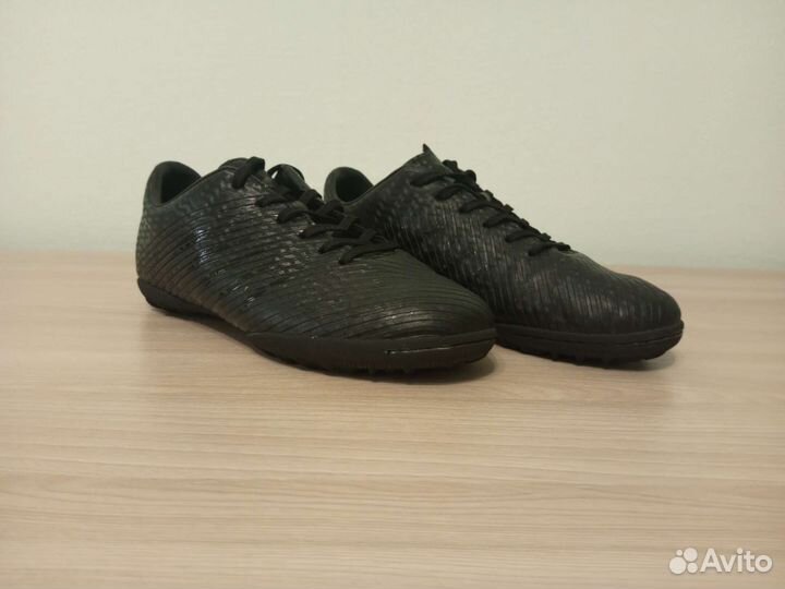 Футбольные бутсы