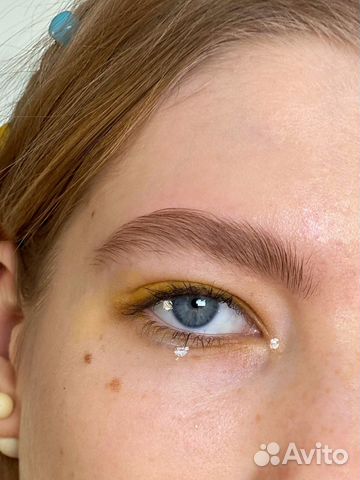 Модель на брови и ламинирование ресниц