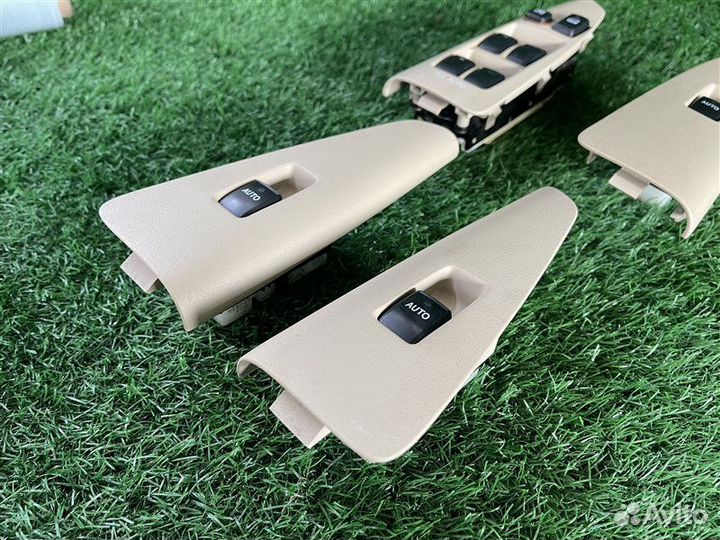 Блок управления стеклоподъемником Toyota Corolla