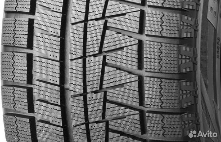 Bridgestone Blizzak Revo GZ 225/55 R17