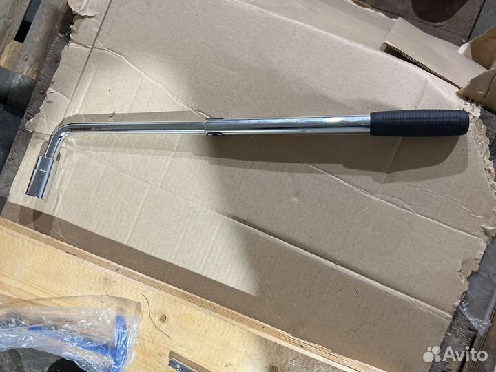 Баллонный ключ 17-19мм