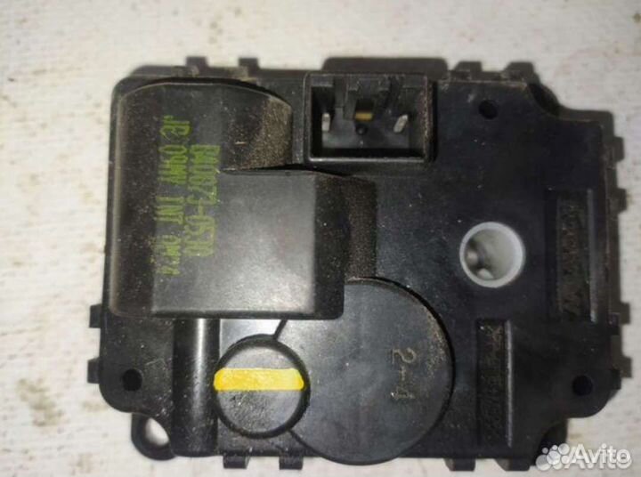 Моторчик заслонки печки Киа Рио 2 2011гв