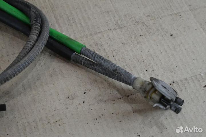 Троса ручного тормоза Ford Fiesta MK5 fxja 2002