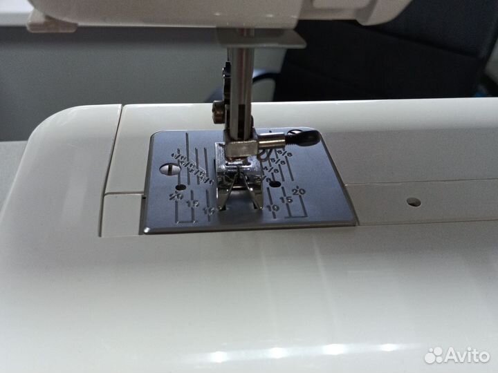Швейная машина Elna 1001