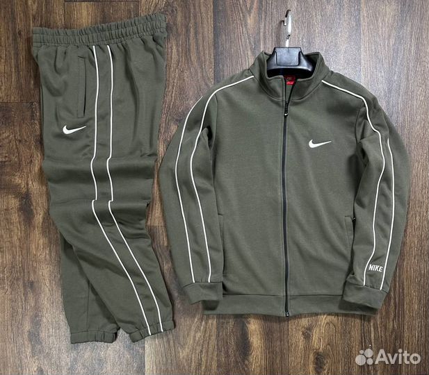 Спортивные костюмы Nike