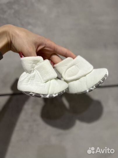 Шапка и пинетки