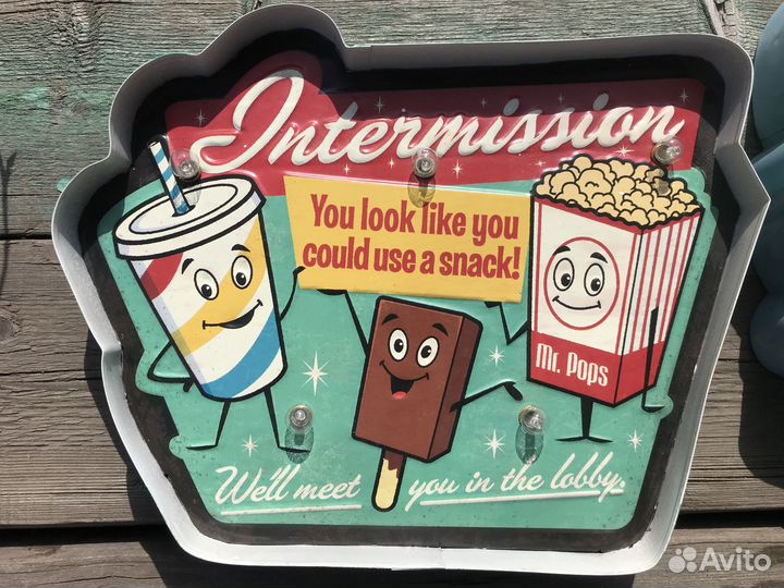 Настенное панно из металла, светильник