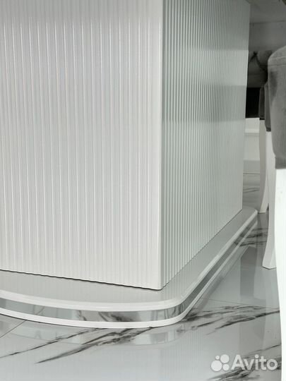 Стол и Стулья