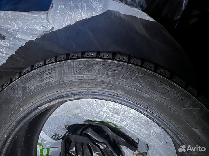 Pirelli Ice Zero 215/55 R18 99T