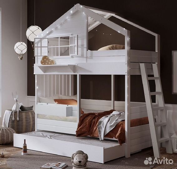 Детская двухъярусная кровать домик