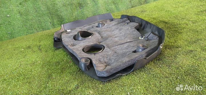 Крышка двс декоративная Volvo V70 B4204T7 2011