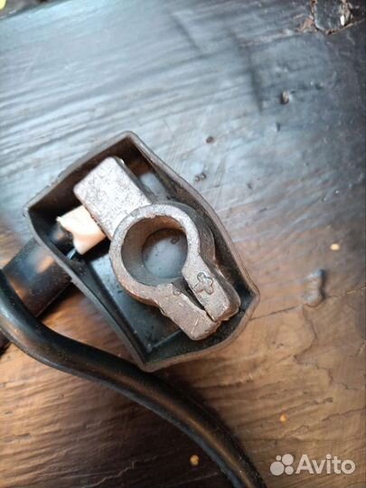 Клемы аккумулятора