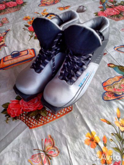 Лыжные ботинки 35 размер