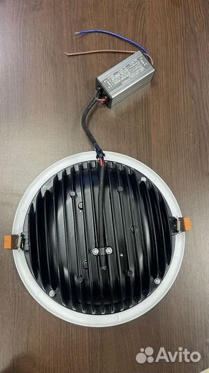 Светильник потолочный встраиваемый