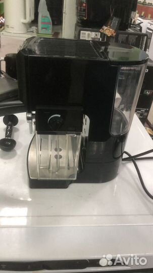 Кофеварка рожковая redmond RCM-1511, черный