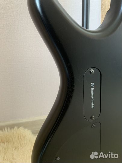 Бас гитара Ibanez srmd200-B