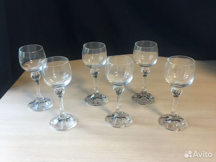 Бокалы фужеры рюмки много