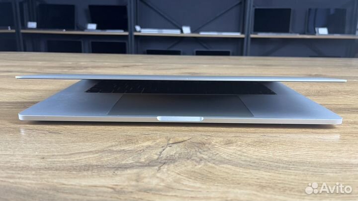 Кастомный MacBook Pro 15 2019 i9 32/512