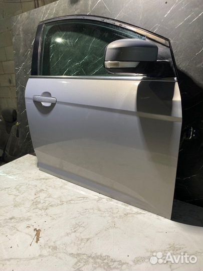 Дверь боковая передняя правая Ford Focus pnda 2014