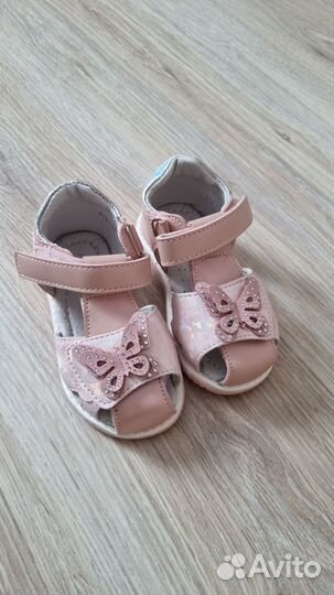 Сандалии для девочки