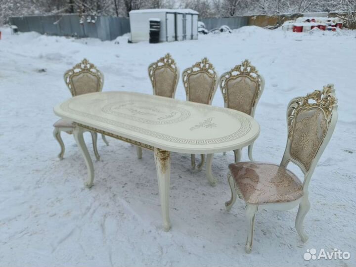 Столы и стулья