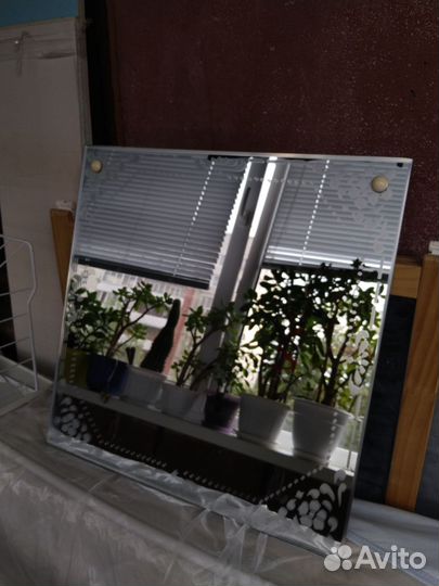 Зеркало настенное