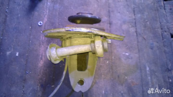 BMW E53 X5 кулак со ступицей задний в сборе