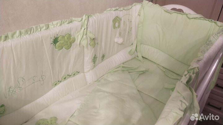 Комплект в кроватку новый