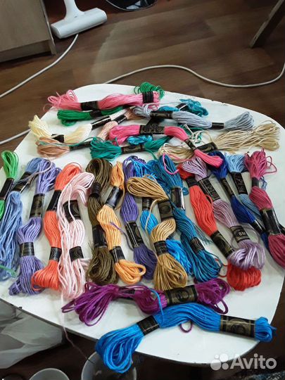 Нитки мулине много всякие