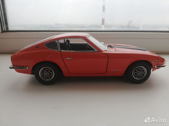 Datsun 240Z 1:18 Road Signature