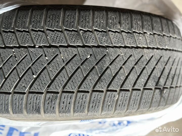 Continental ContiVikingContact 6 215/60 R17 96T