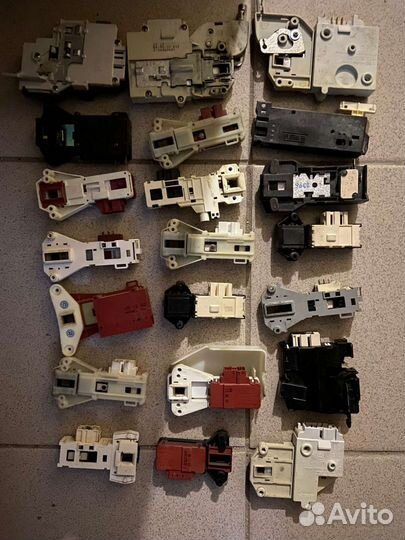 Устройство блокировки люка от стиральной машины