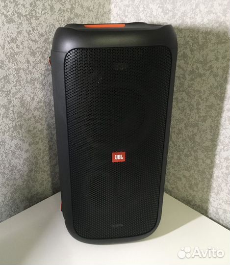 Jbl partybox 100 в хорошем состоянии
