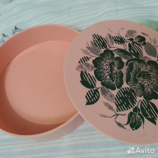 Шкатулка круглая СССР пластик