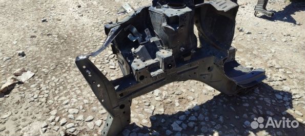 Четверть передняя правая Ниссан Жук